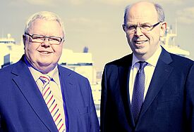 Der Landesvorsitzende Uwe Döring vom WEISSEN RING e.V. Schleswig-Holstein und Bischof Gothart Magaard, Sprengel Schleswig und Holstein