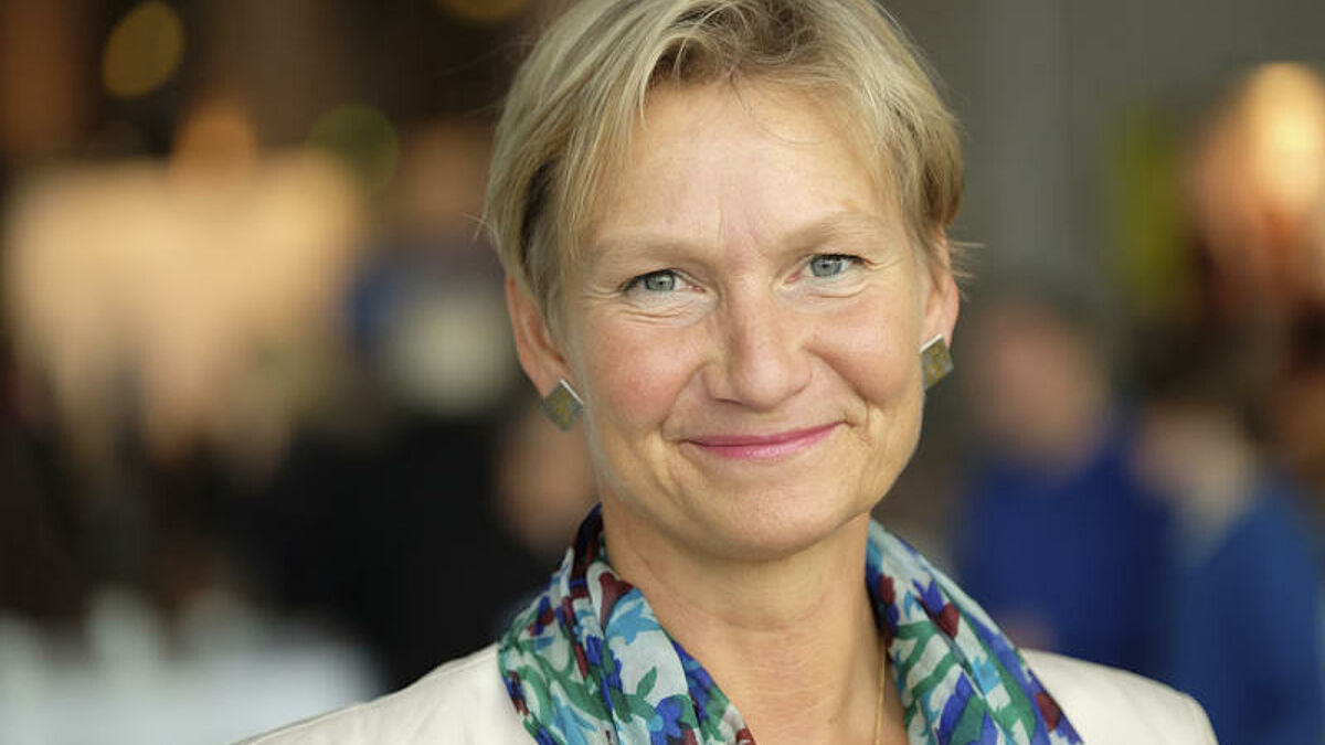 "Feiertag im Doppelpack" - unter dem Motto feiern Kirchen und Gewerkschaften am kommenden Sonntag gemeinsam Gottesdienste zum "Tag der Arbeit". Bischöfin Kirsten Fehrs (Foto) wird in der Friedenskirche in Hamburg-Eilbek predigen