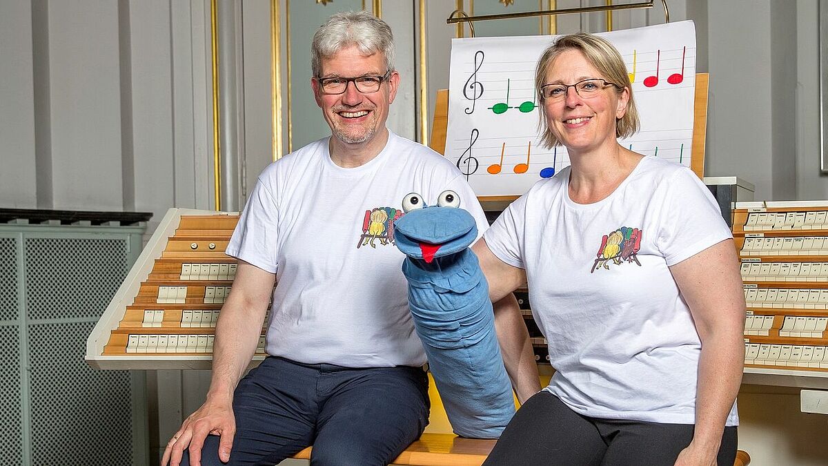 Spielen den "Karneval der Tiere" auf der Orgel im Michel: Anne Katrin und Manuel Gera.