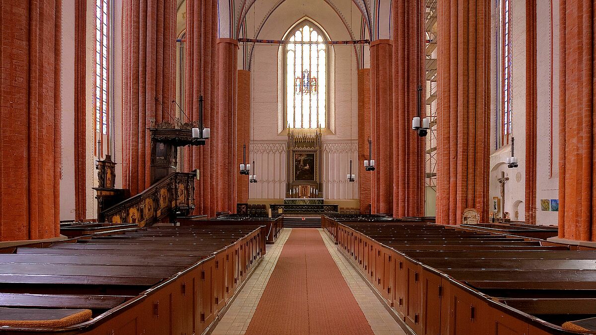 Innenraum der St. Marienkirche in Greifswald.