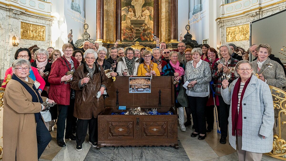 Stiftungsversammlung im Michel zur Silbersammelaktion