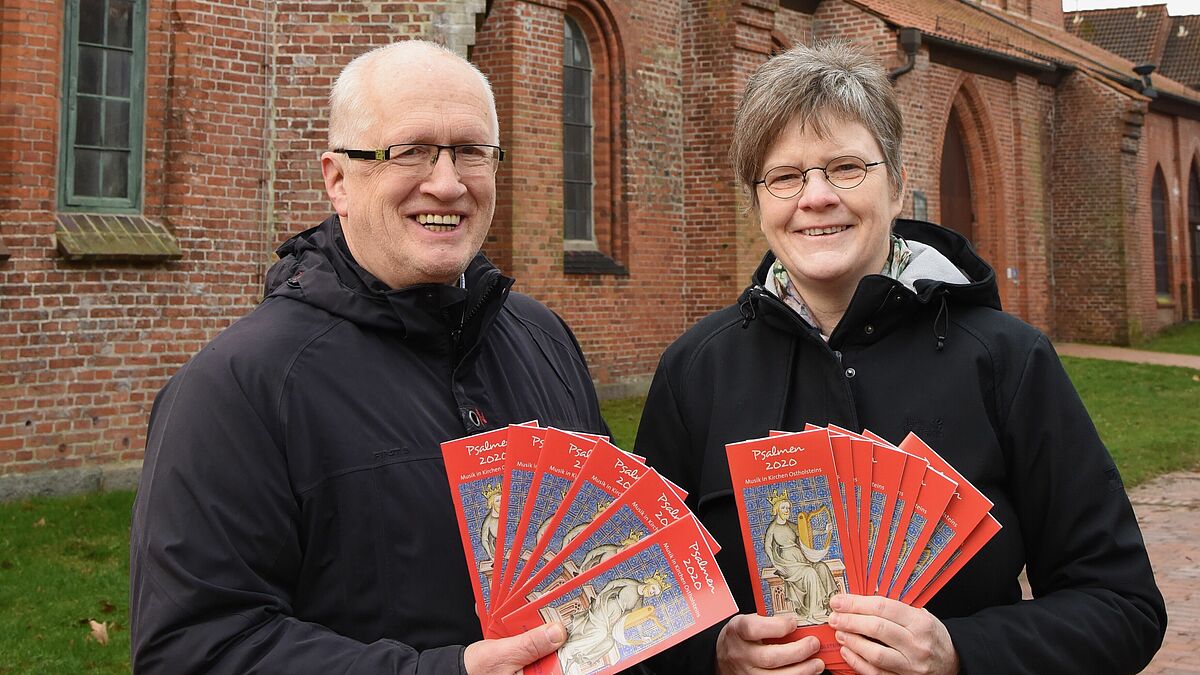 Kreiskantor Johannes Schlage und Eutins Kantorin Antje Wissemann stellen das Programm zu "Psalmen 2020" vor.