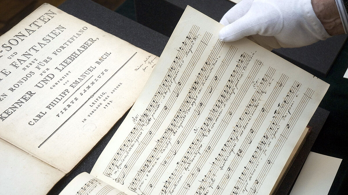 Dokumente aus einer wertvollen Sammlung zu Leben und Werk der Söhne des berühmten Thomaskantors und Barockkomponisten im Leipziger Bach-Archiv (Symbolbild, epd-Archiv).