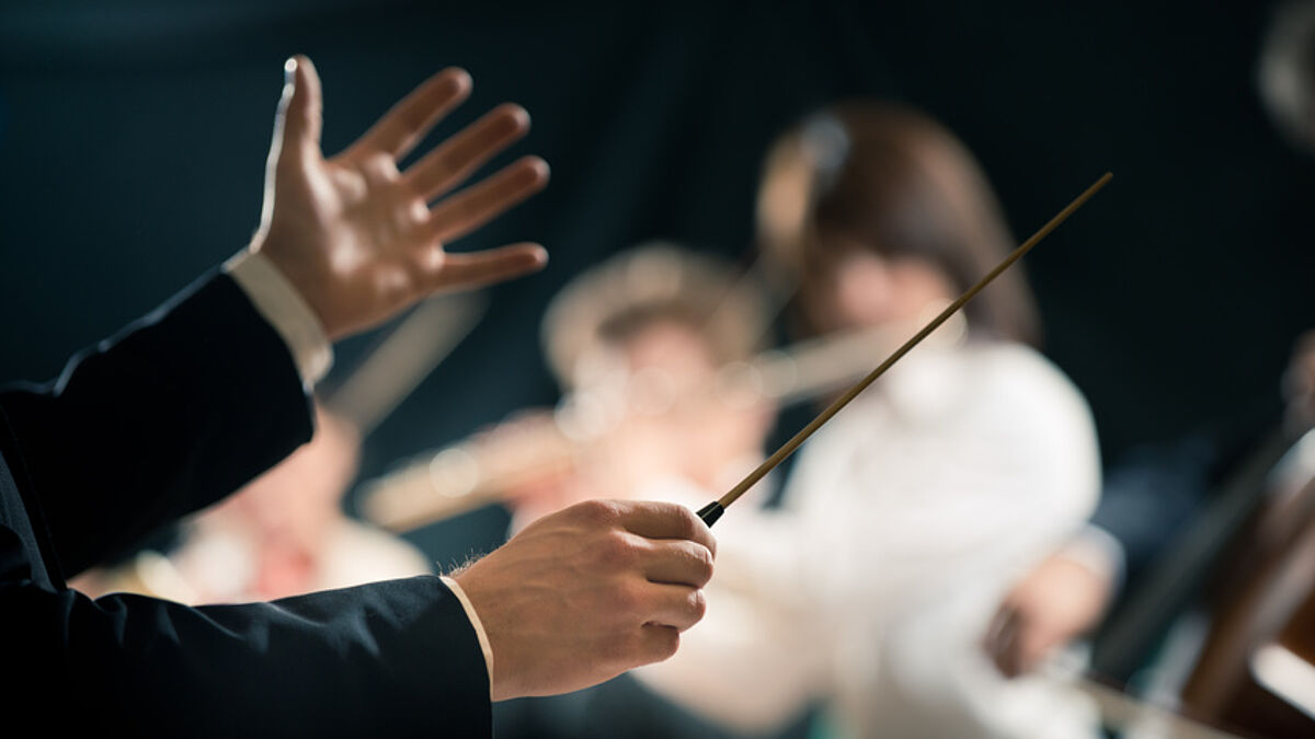 Ein Benefizkonzert mit Musik der Weltreligionen kann man Pfingsten in Wismar besuchen (Symbolbild)