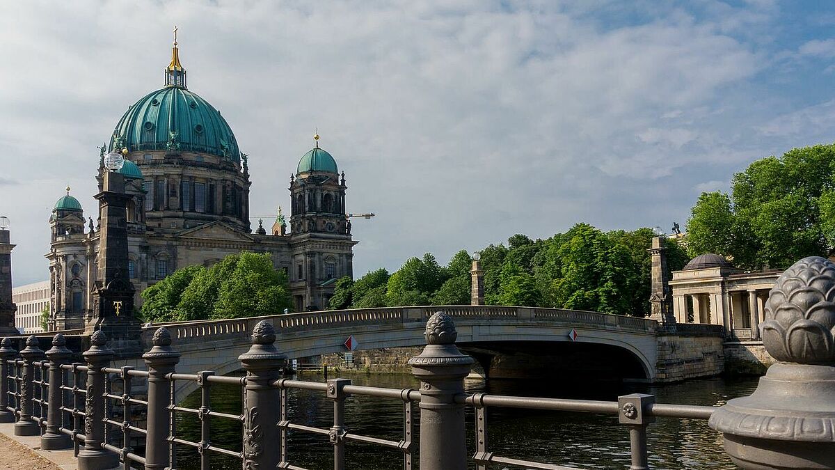 Im Berliner Dom wird Landesbischöfin Kristina Kühnbaum-Schmidt den Sonntag Kantate mit einem Abendmahlgottesdienst feiern. 