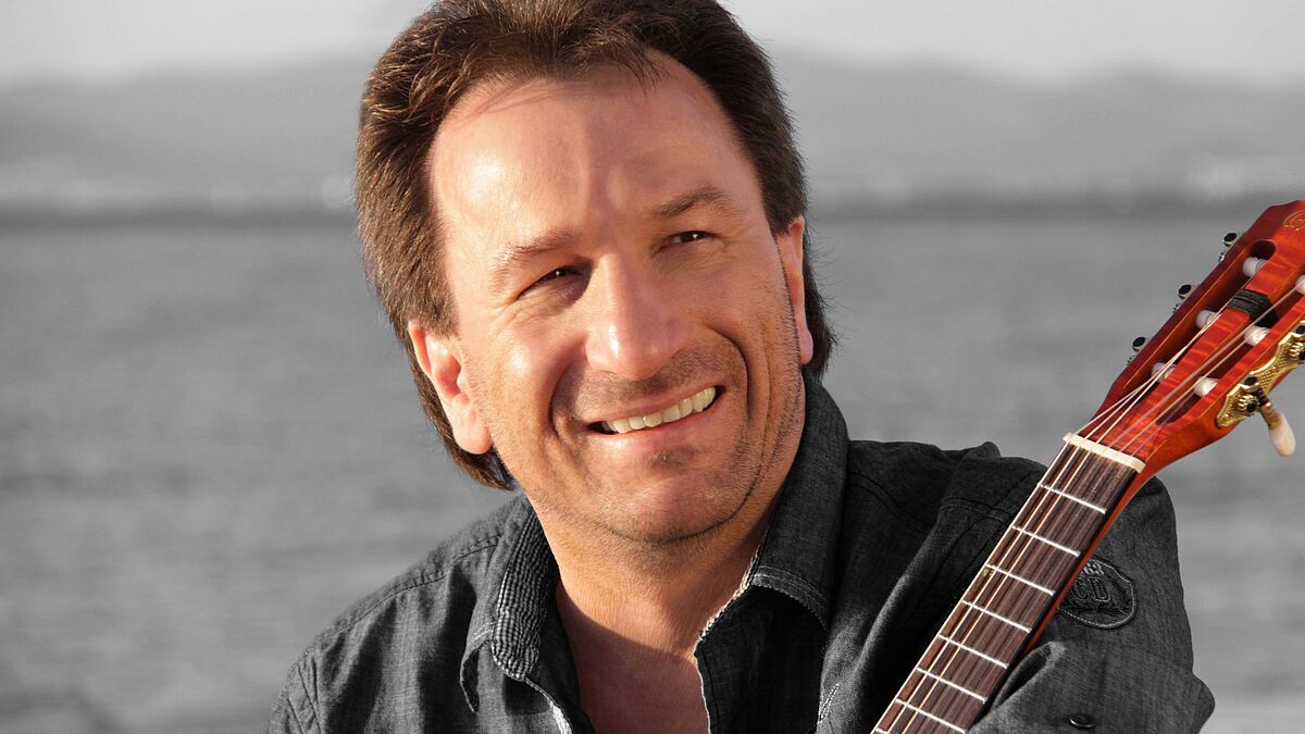 Der Singer-Songwriter Clemens Bittlinger kommt nach Eutin