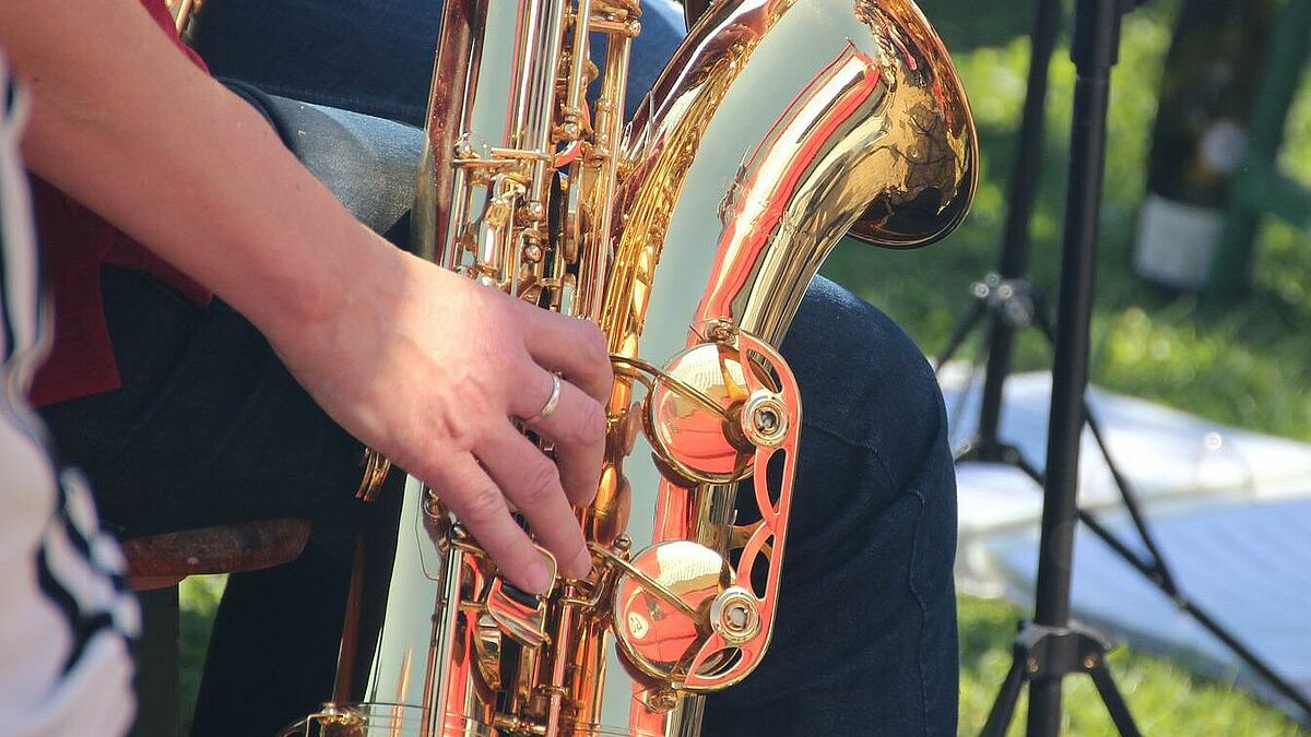 Beim Wandelkonzert auf dem Friedhof werden unter anderem Jazzklänge zu hören sein. Es spielen drei verschiedene Ensembles. 