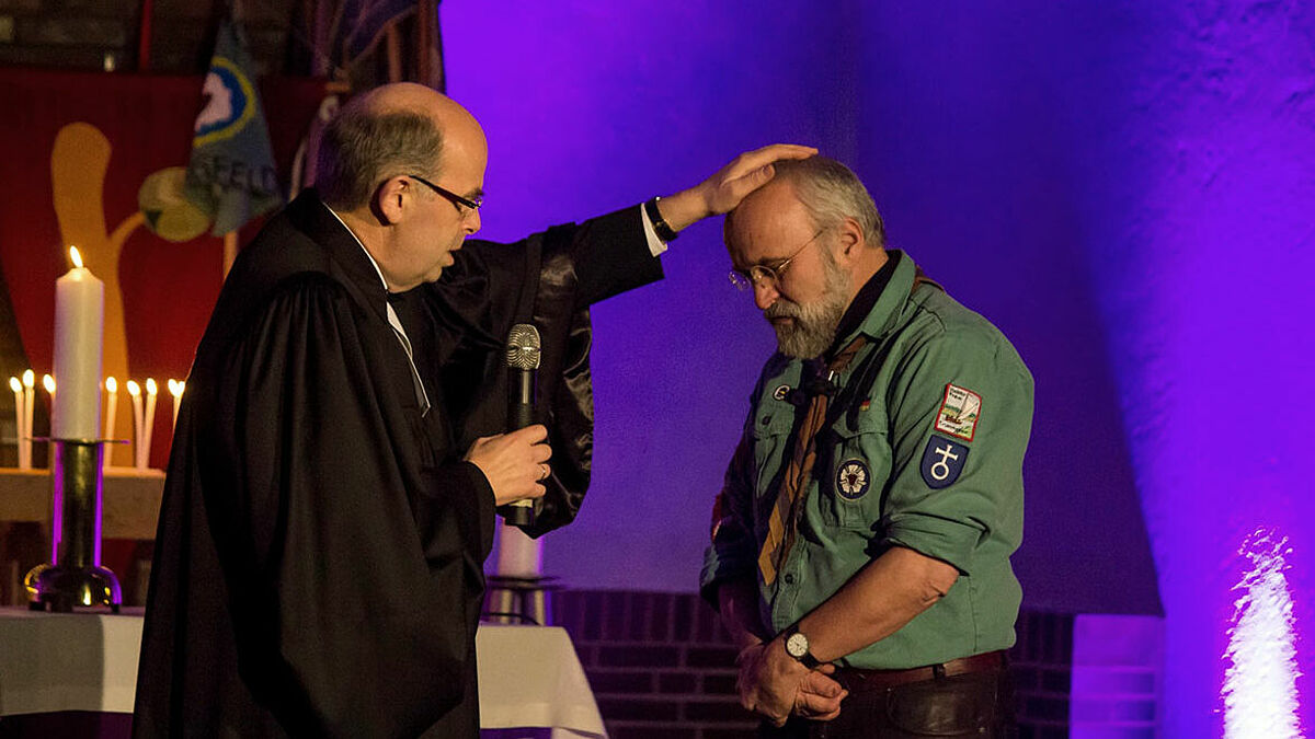 Bischof Gothart Magaard verabschiedete Pfadfinder-Pastor Ulrich Schwetasch
