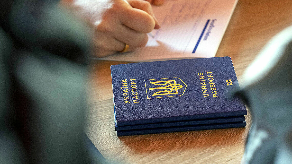 Der russische Angriff auf die Ukraine stellte das Leben für Millionen Menschen auf​ den Kopf. Immer mehr ukrainische Flüchtlinge verlassen ihr Land. 
