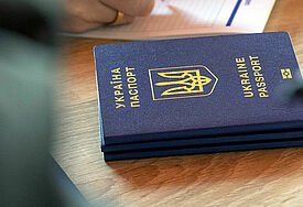 Der russische Angriff auf die Ukraine stellte das Leben für Millionen Menschen auf​ den Kopf. Immer mehr ukrainische Flüchtlinge verlassen ihr Land. 