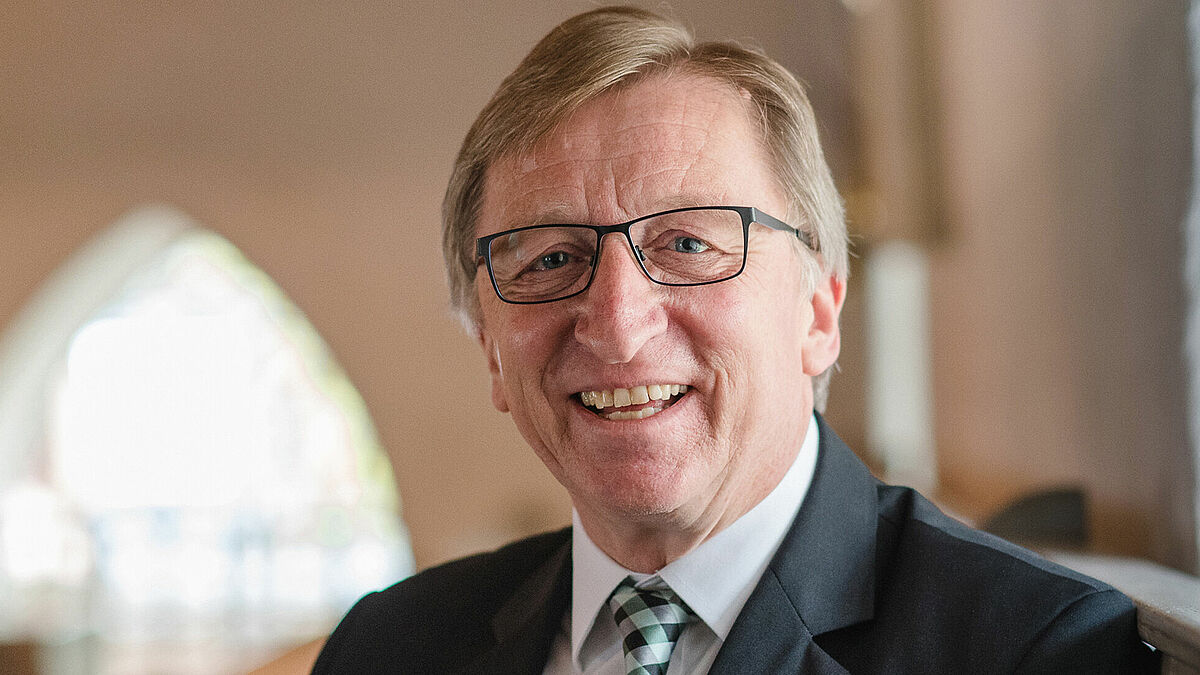 Nach elf Jahren geht Propst Kurt Riecke in den Ruhestand. Zu seinem Abschied gibt es ein Video mit teils sehr persönlichen Worten an seine Gemeinden. 