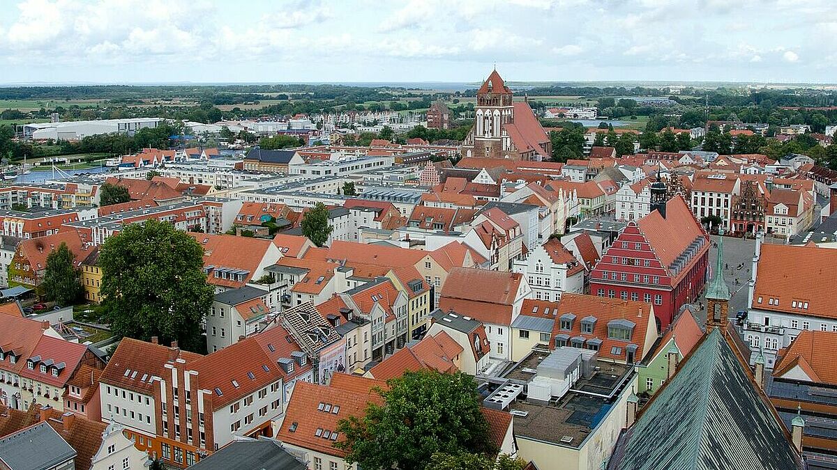 In Greifswald werden am 6. August die Glocken läuten zum Gedenken an die Atombombenabwürfe auf Japan .