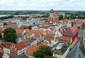 In Greifswald werden am 6. August die Glocken läuten zum Gedenken an die Atombombenabwürfe auf Japan .