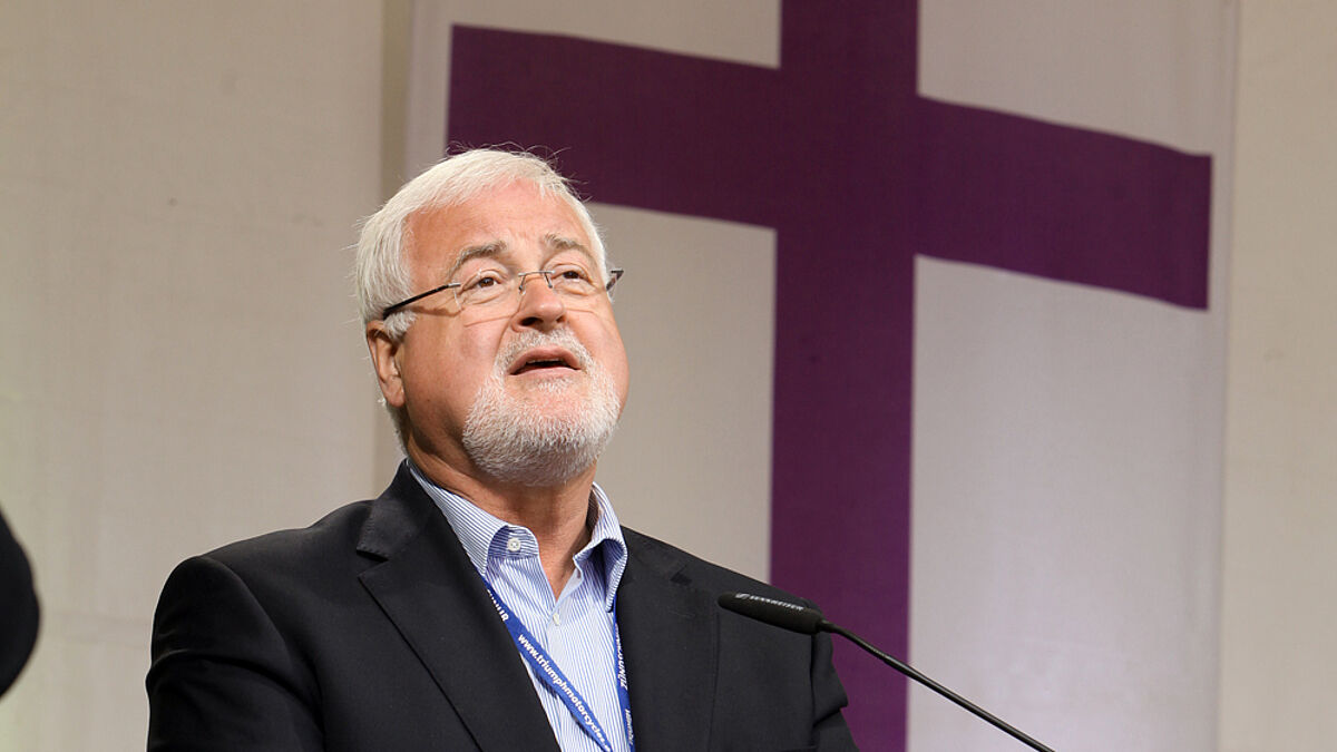 Der Ex-Ministerpräsident Peter Harry Carstensen ist neuer Vorsitzender des Patientenombudsvereins (Archivfoto)