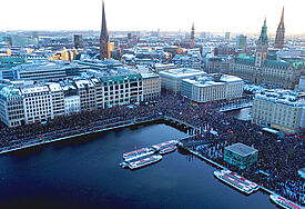 Demonstration "Hamburg steht auf" in der Innenstadt