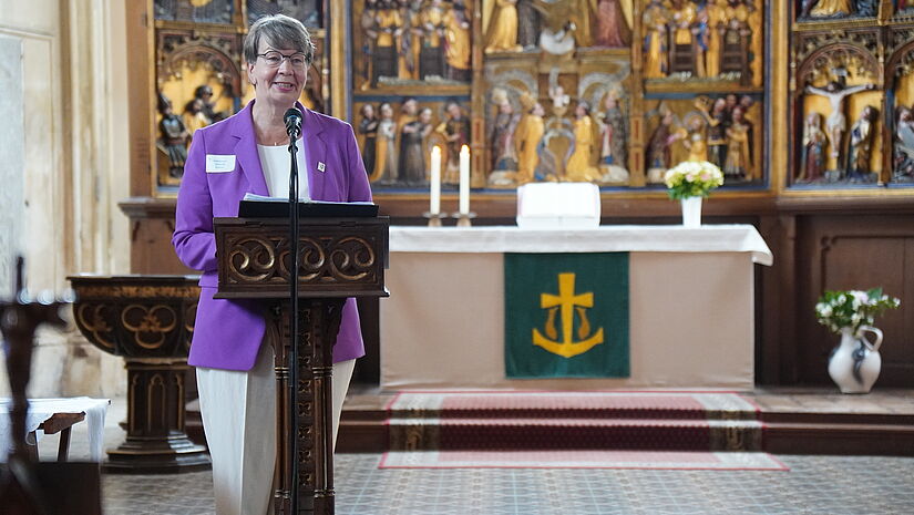 Landesbischöfin Kristina Kühnbaum-Schmidt beim „Tag der Kirchbau-Fördervereine 2022” in der Kirche in Tribsees
