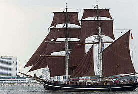 Zur Hanse Sail kommen auch historische Segler