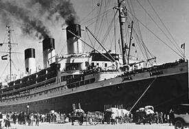 Die Cap Arcona 1927 im Hafen von Santos, Brasilien