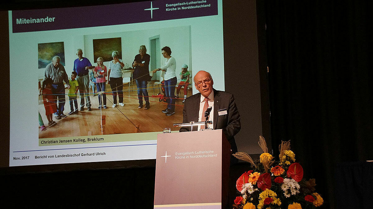 Das Reformationsjubiläumsjahr mit seinen vielfältigen ökumenischen Begegnungen in der Nordkirche und weltweit wählte Landesbischof Gerhard Ulrich als Schwerpunkt in seinem Bericht