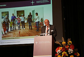 Das Reformationsjubiläumsjahr mit seinen vielfältigen ökumenischen Begegnungen in der Nordkirche und weltweit wählte Landesbischof Gerhard Ulrich als Schwerpunkt in seinem Bericht