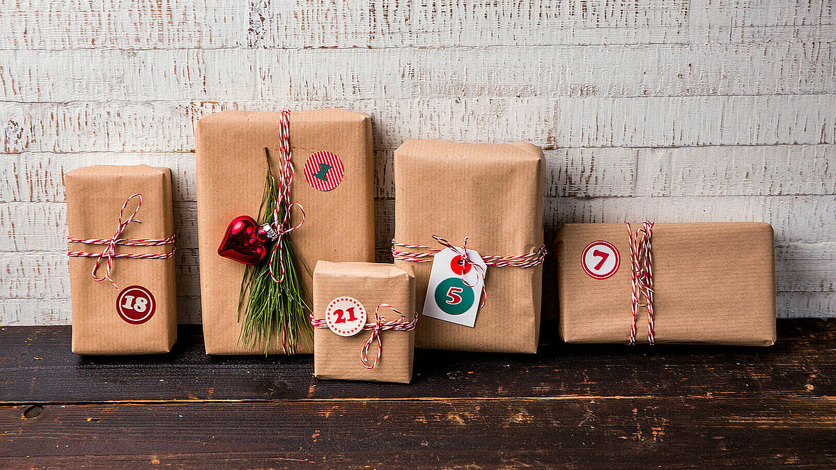 Pakete eines Adventskalenders - sie können auch mit Geschichten gefüllt sein.