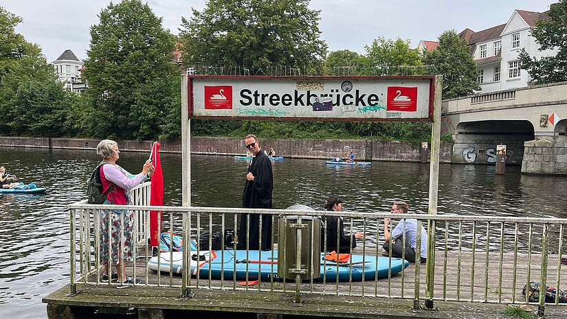 Von der Streekbrücke ging es los auf das Wasser.