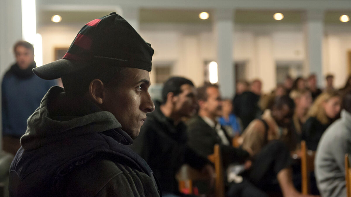 Ein junger Flüchtling im Kirchenasyl in Berlin im September 2014