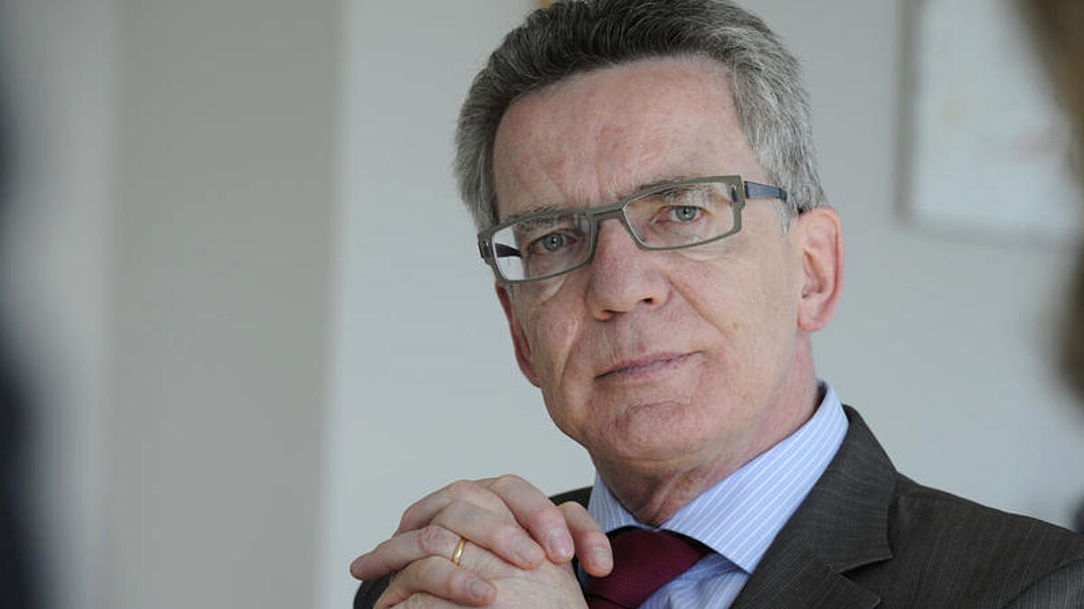 Bundesinnenminister Thomas de Maizière sieht Probleme beim Kirchenasyl
