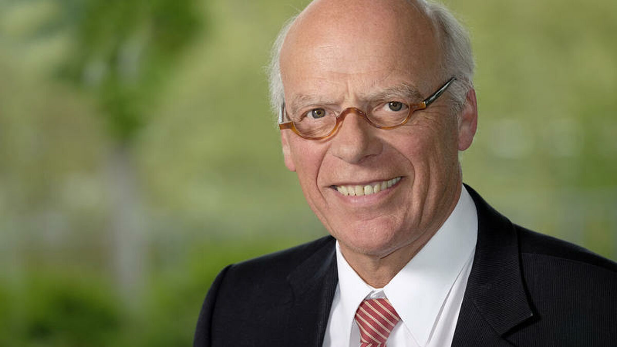 Landesbischof Gerhard Ulrich