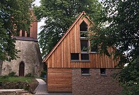 Die neue Begegnungsstätte neben der Kirche in Ranzin.