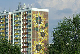 Das Sonnenblumenhaus in Rostock-Lichtenhagen.
