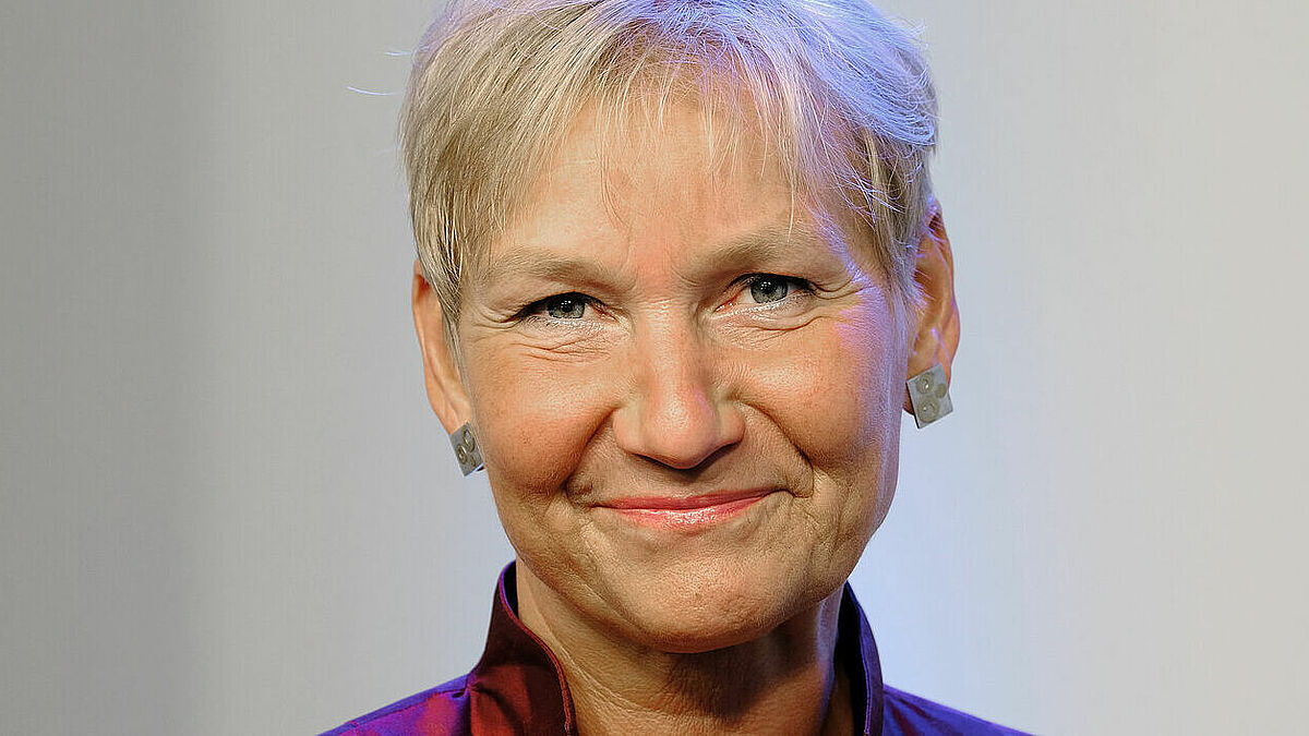 Am 12. September wird Bischöfin Kirsten Fehrs 60 Jahre alt. Sie sieht dem Geburtstag mit Gelassenheit entgegen. 