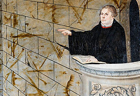 Martin Luther - Ausschnitt der Predella vom Reformationsaltar in der Wittenberger Stadtkirche St. Marien von Lucas Cranach dem Aelteren (1472 - 1553)