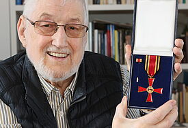 Arvid Schnauer mit dem Bundesverdienstkreuz 