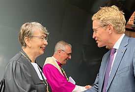 Landesbischöfin Kühnbaum-Schmidt beim ökumenischen Gottesdienst anlässlich der konstituierenden Sitzung des Landtags für Schleswig-Holstein mit Ministerpräsident Daniel Günther