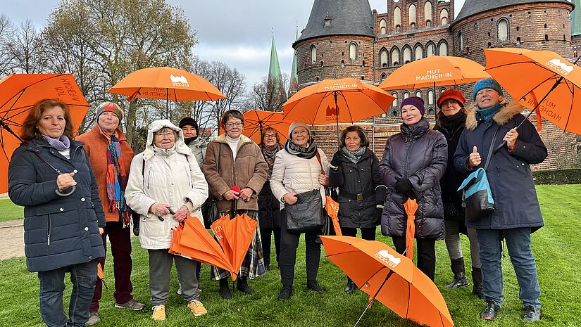„Wir wollen MUTmacherinnen sein“, sagt das Team des Ev. Frauenwerks Lübeck-Lauenburg. „Wir wollen MUTmacherinnen sein“, sagt das Team des Ev. Frauenwerks Lübeck-Lauenburg.