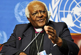 Friedensnobelpreisträger Desmond Tutu kommt zum Trauergottesdienst nach Lübeck