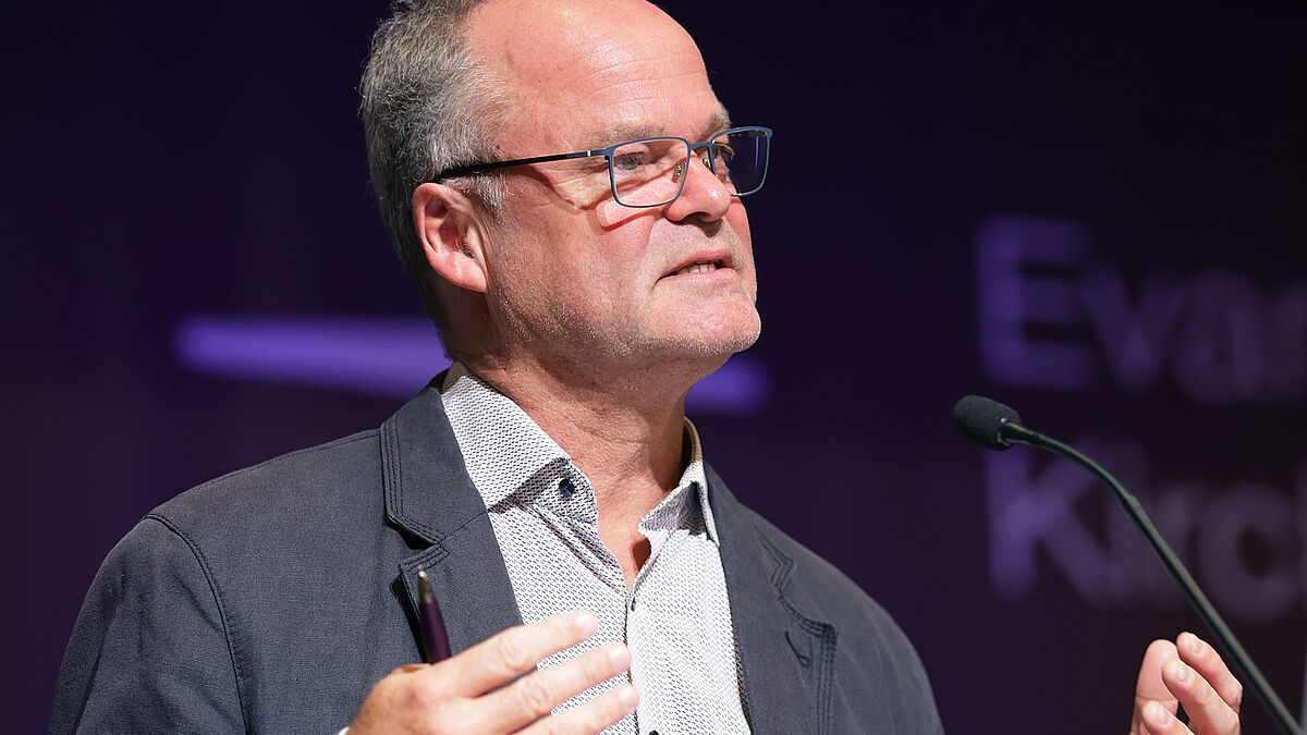 Bischof Tilman Jeremias während seines Berichtes auf der Landessynode. @Susanne Hübner / Nordkirche