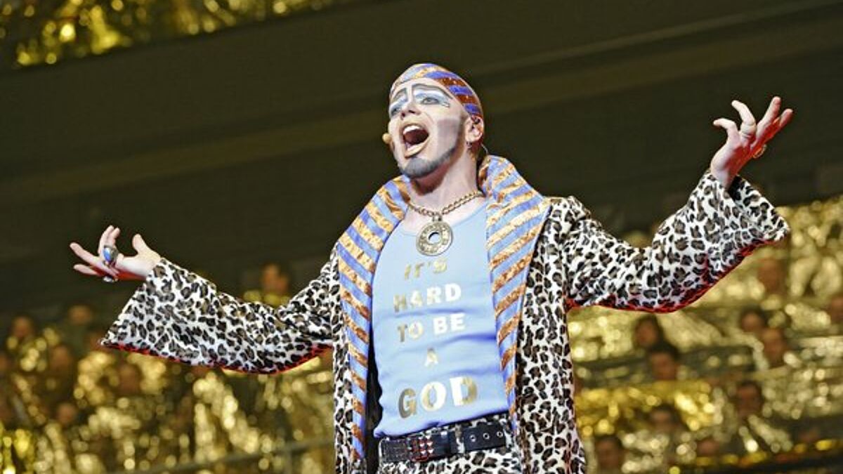 Stefan Polslovski als Pharao im Pop-Oratorium "Die 10 Gebote"  2012 in der SAP-Arena in Mannheim.