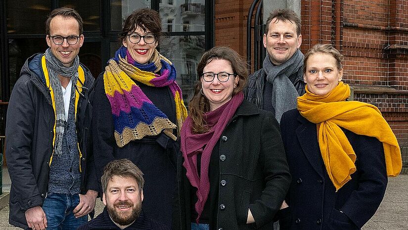 Das Team von st. moment (von links): Fabio Fried, Jan Keßler (hockend), Angelika Gogolin, Meike Barnahl, Jan Roßmanek und Almut Seyberth. 