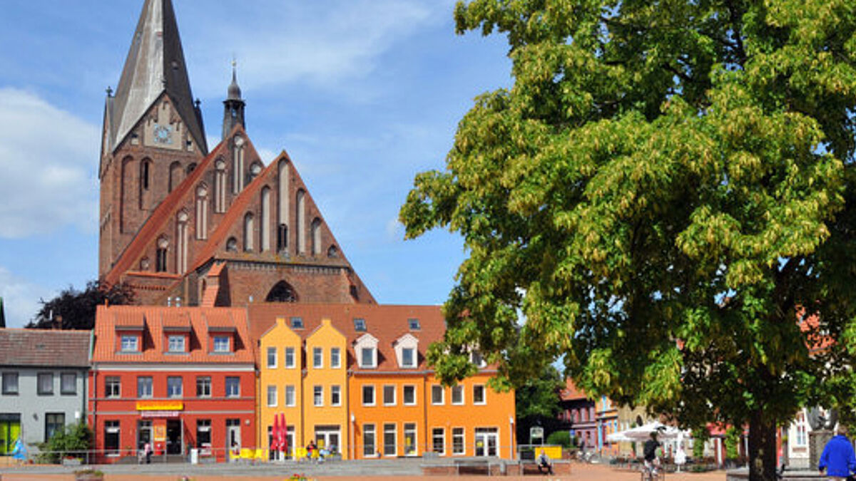 Die "wohl älteste deutsche Kirchenbibliothek" ist in der Kirche St. Marien Barth untergebracht