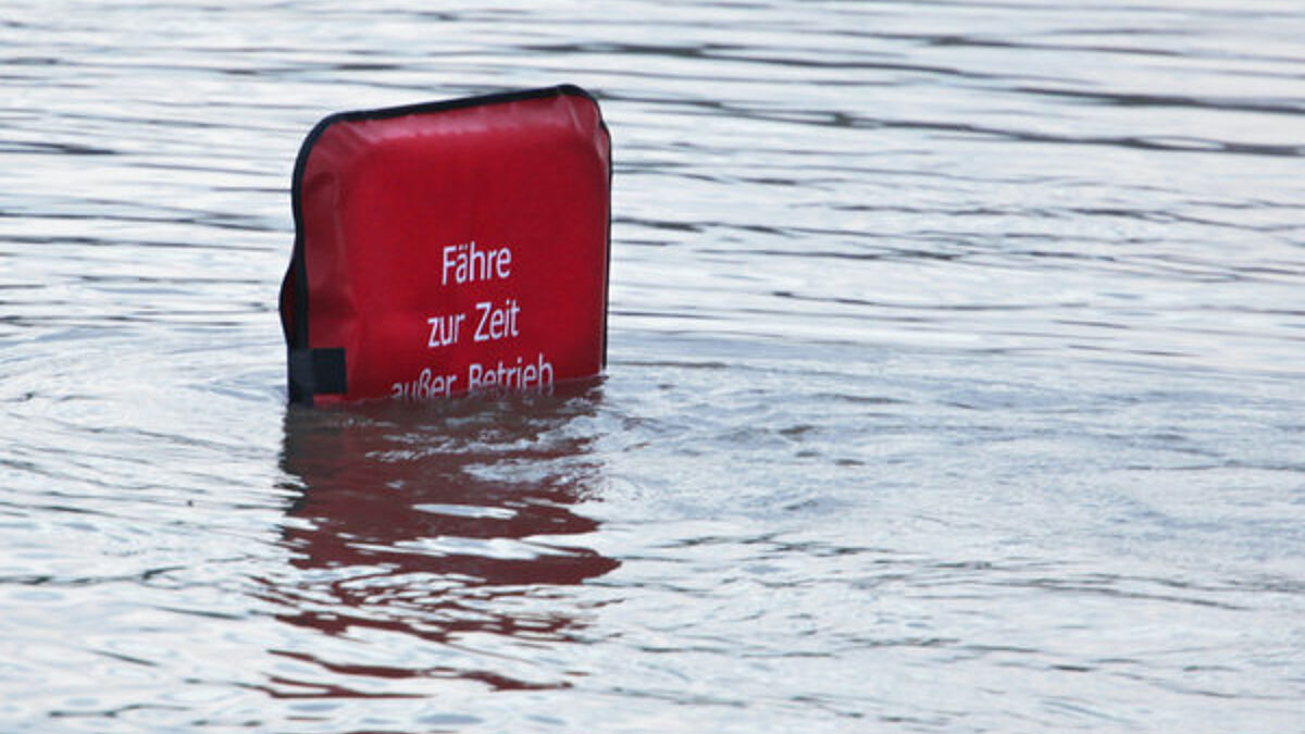 Fähre außer Betrieb wegen Hochwasser / Symbolbild