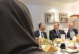 Ex-Bundespräsident Christian Wulff zu Besuch bei einer muslimischen Familie in Hannover im Januar 2015