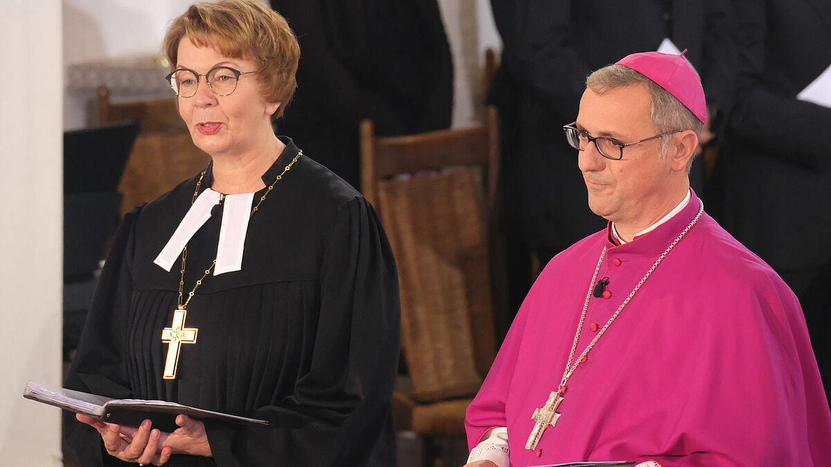 Landesbischöfin Kristina Kühnbaum-Schmidt hielt gemeinsam mit Erzbischof Stefan Heße die Predigt im ökumenischen Gottesdienst in der Kieler St. Nikolaikirche.
