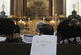 Festgottesdienst im Michel zum Abschluss der Partnerkirchen-Konsultation: Insgesamt 60 Delegierte aus den 32 weltweiten Partnerkirchen der evangelischen Nordkirche waren für zehn Tage zusammengekommen