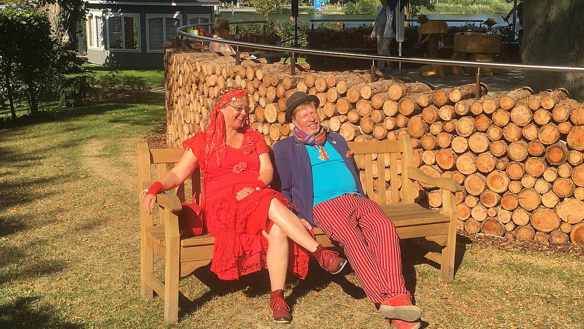 Die Bibelerzählmäuse Regina und Manfred Korinth kommen auch in den Garten am frischen Wasser, um Geschichten zum Besten zu geben.