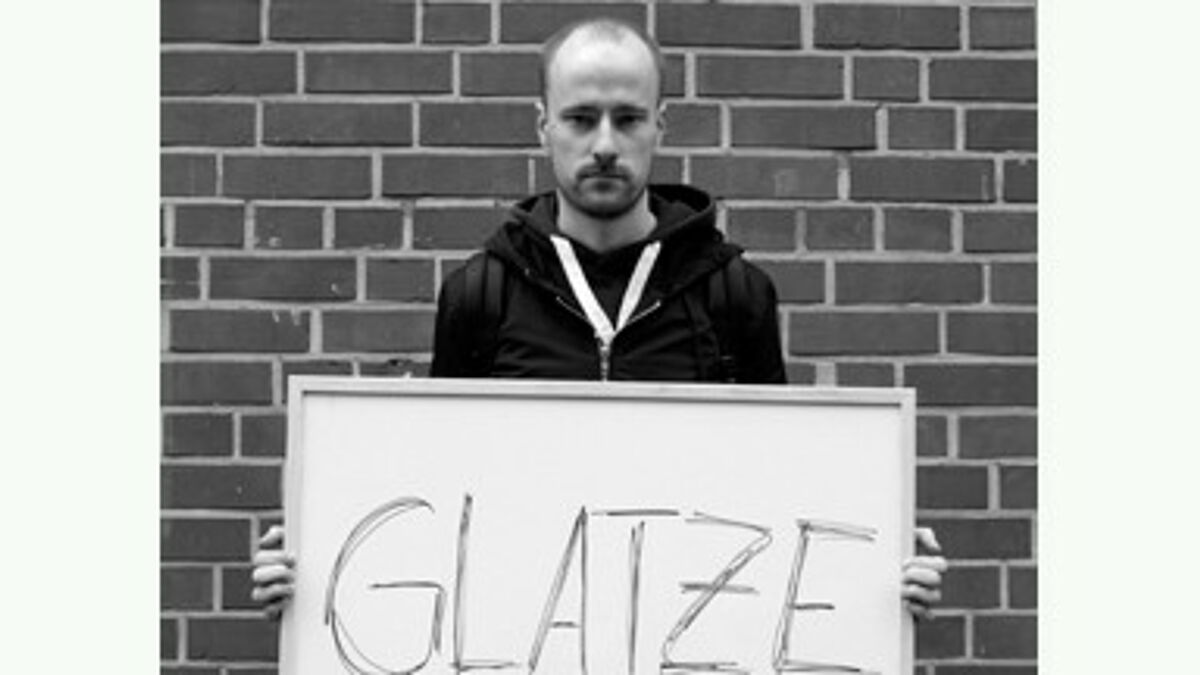 "Glatze" - dieses Vorurteil hört der Mann mit den spärlichen Haaren oft