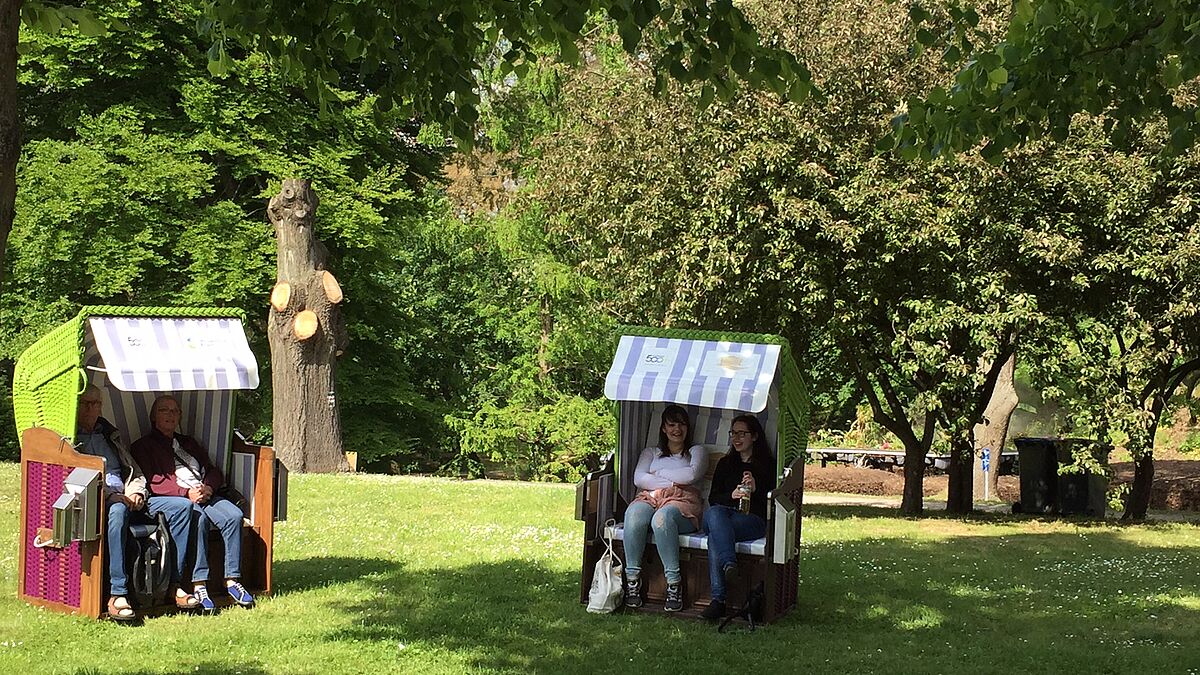 Auf der Weltausstellung Reformation in Wittenberg luden die Strandkörbe aus dem Norden zum Verweilen ein.