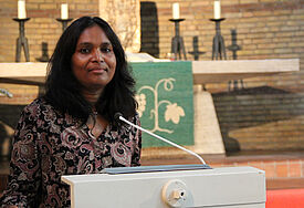 Joy Hoppe ist die erste indische Pastorin in der Nordkirche. Im Juni hat die 42-Jährige ihre erste Pfarrstelle in der evangelischen Paulusgemeinde Hamburg-Altona angetreten.