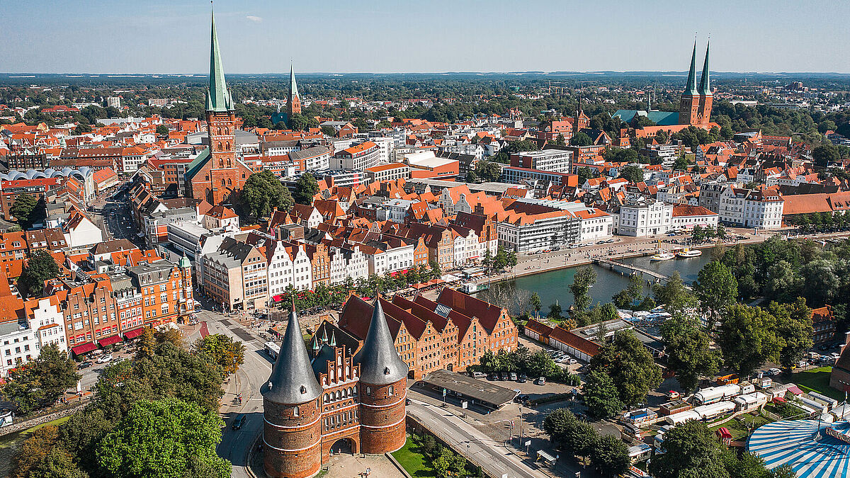 1171121560 Gotische Kirchen, enge Gassen, viel Musik: Lübeck wird am kommenden Wochenende zur Bühne des Kirchenmusikfests „nord.kirche.klang“.